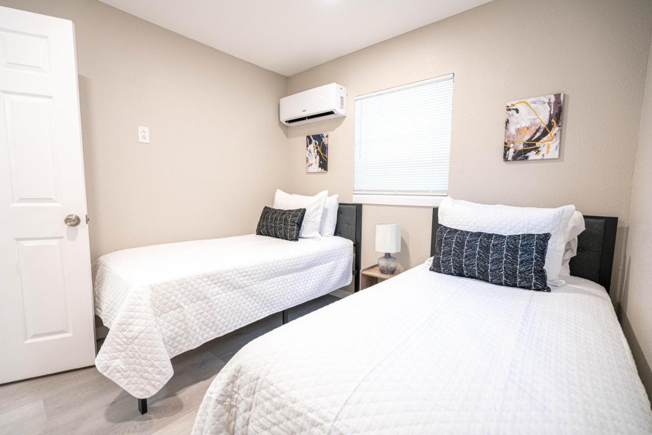 University Serenity Suites Tampa Extérieur photo